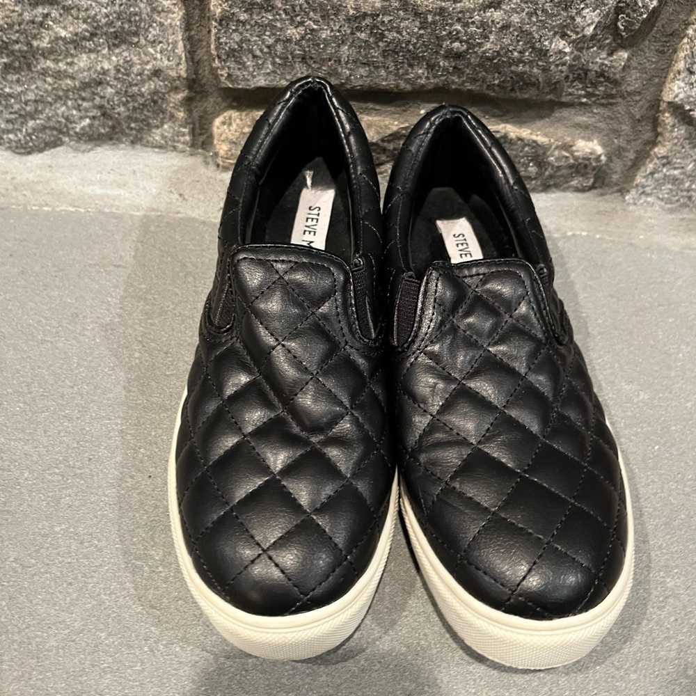 Women’s Black slip on Sneakers Steve Madden Size 5.5 Gently Used condition